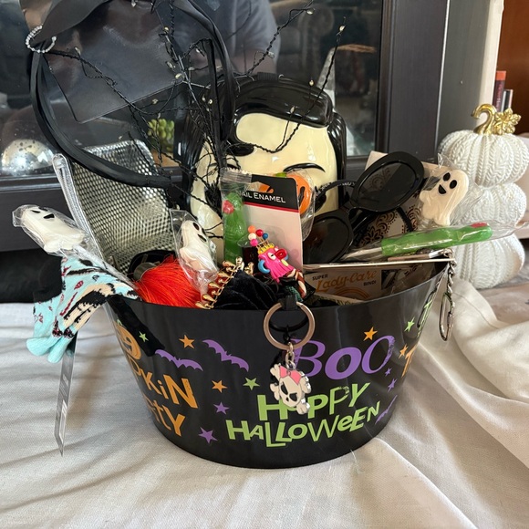 Spooky Girl Mystery Box ππ»π¦ - Picture 3 of 4
